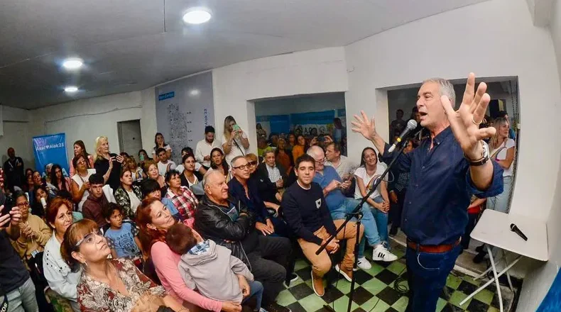 Julio Alak lanzará su precandidatura a intendente de La Plata en junio, impulsado por Axel Kicillof.