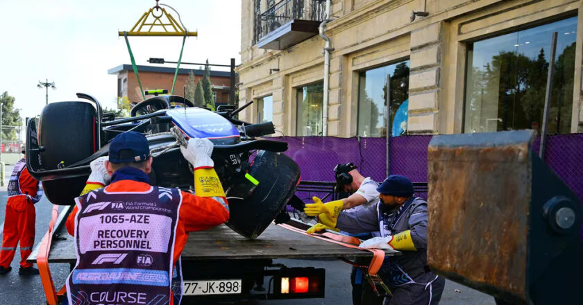 Así fue el choque de Franco Colapinto contra el muro durante la primera práctica en el circuito de Bakú