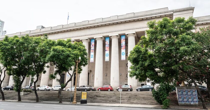 En medio de las tomas, el Gobierno firmó un dictamen para poder auditar a las universidades