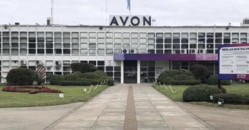 Avon cerró una de sus sedes en San Fernando y despidió a 293 empleados