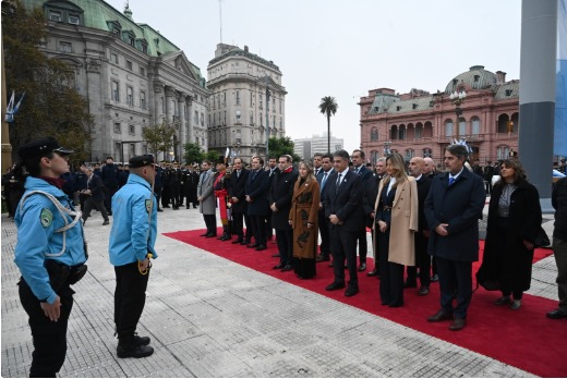 Jorge Macri encabezó el izamiento de la bandera en el Día de la Patria