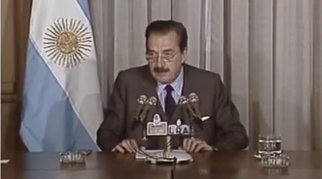El dolor de Raúl Alfonsín por su sueño frustrado de trasladar la Capital: “Me tendría que haber mudado aunque sea en carpa a Viedma”
