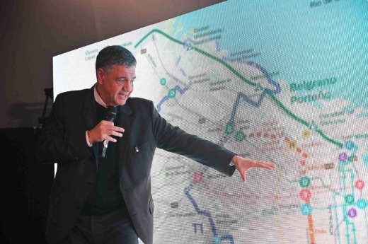 Jorge Macri: “El Trambus, la línea F y los colectivos eléctricos van a traer un enorme desarrollo para la Ciudad”