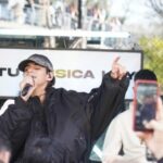 Un show sorpresa de Valentino Merlo transformó el subte en un escenario