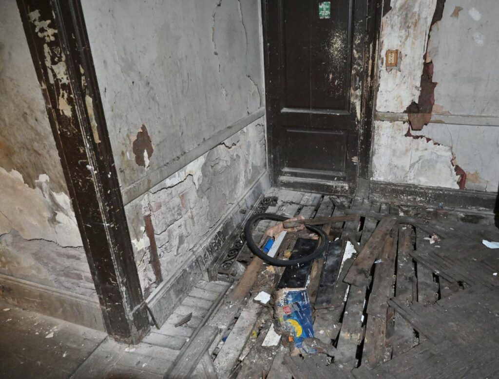 La Ciudad recuperó un edificio histórico que estaba usurpado hace más de 40 años, denunciado por inseguridad