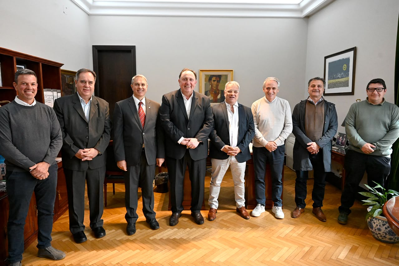 Intendentes llevaron sus planteos al Banco Provincia y avanzaron en herramientas para aliviar las cuentas municipales